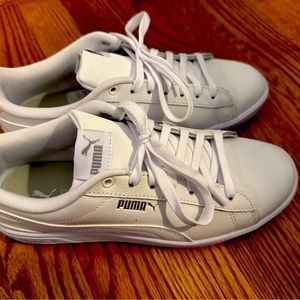 Puma sneakers barely worn - women’s 8.5